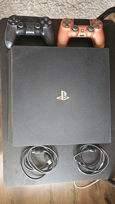 Playstation 4 PRO в ідеальному стані