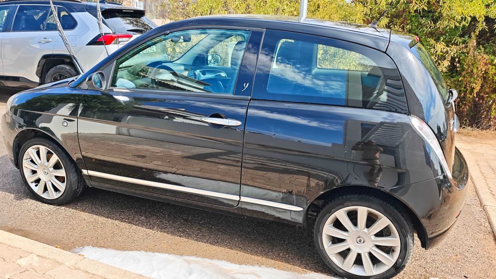 Lancia Ypsilon 1.2 motor Fire, em otimo estado.