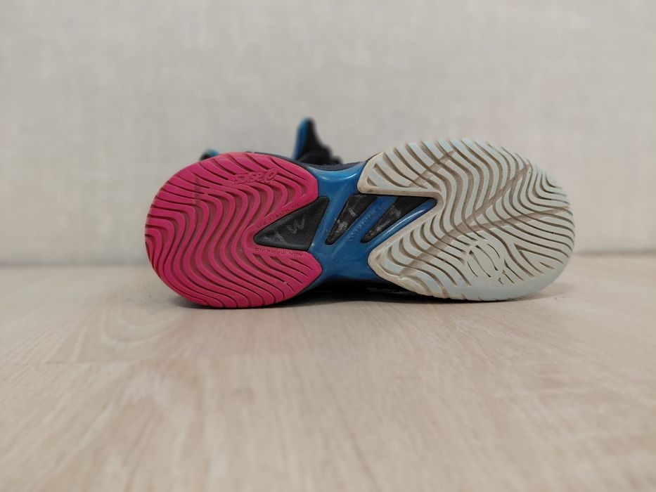 Кросівки волейбольні Asics