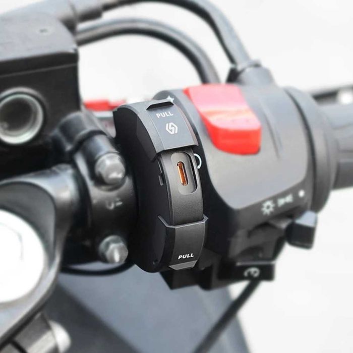 Carregador USB Duplo para Moto 30W USB-C + 18W USB-A