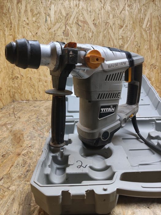 Młotowiertarka titan SDS plus 1500w 8j