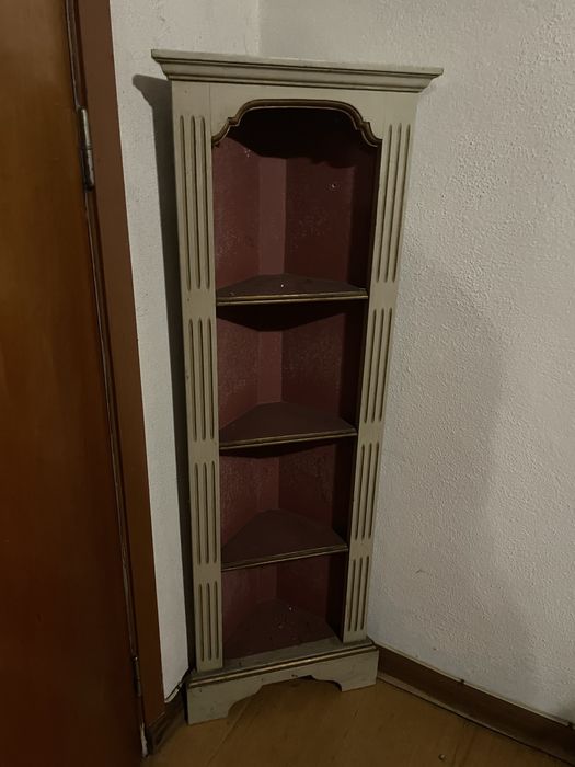 Estante de canto antiga em madeira