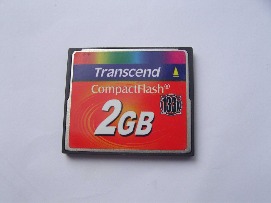 Olympus bls 1, Olympus RM-2, Kenko mc protector 67mm, карти пам'яті