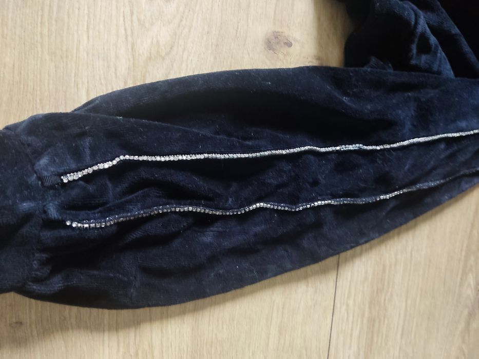 Bershka bluza aksamitna z kapturem sweter welurowy Crop