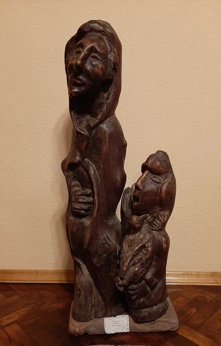 Деревяні авторські скульптури для оформлення і декору приміщення