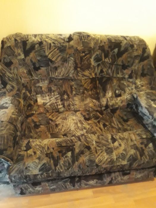 Продается диван велюровый