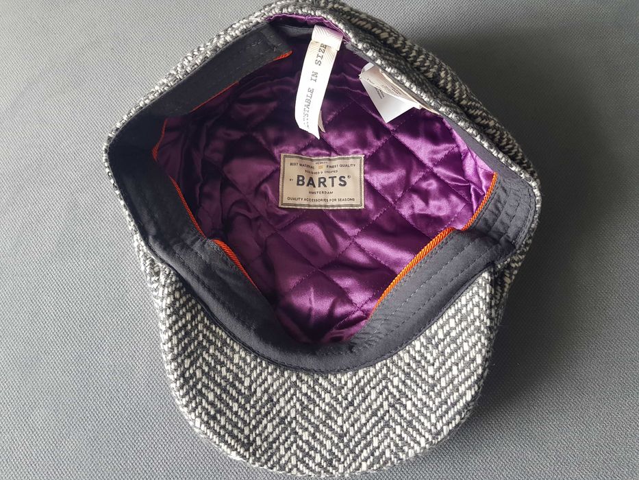 Boné Boina da Marca Barts em tom cinza branco, totalmente NOVO