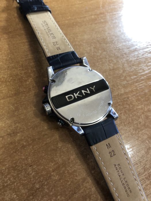 Продам часы DKNY NY1373