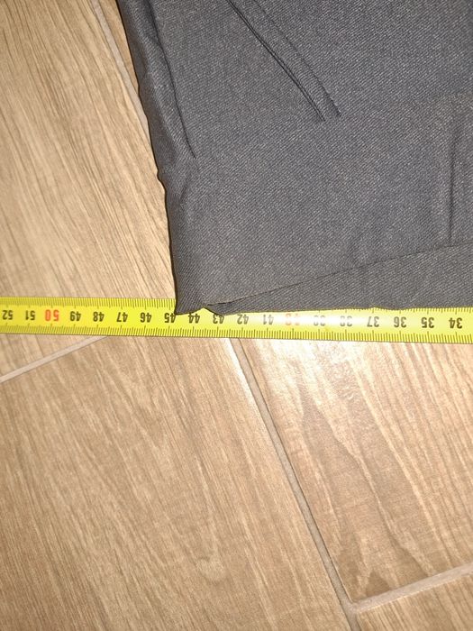 Nowe spodnie r. XL  (32)