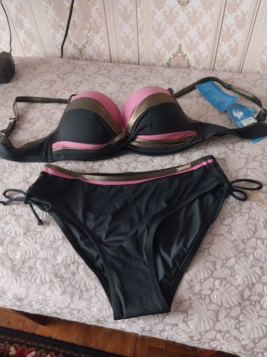 продам купальник новый
