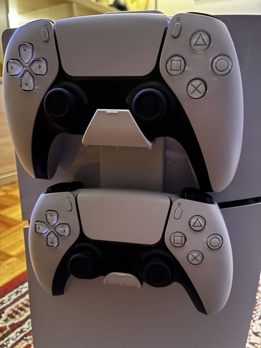 PlayStation 5 Slim 1TB com leitor + 2 comandos + acessórios