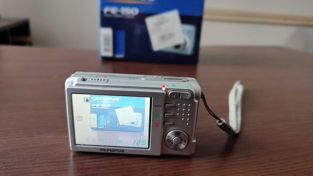 Цифрова фотокамера Olympus FE-150