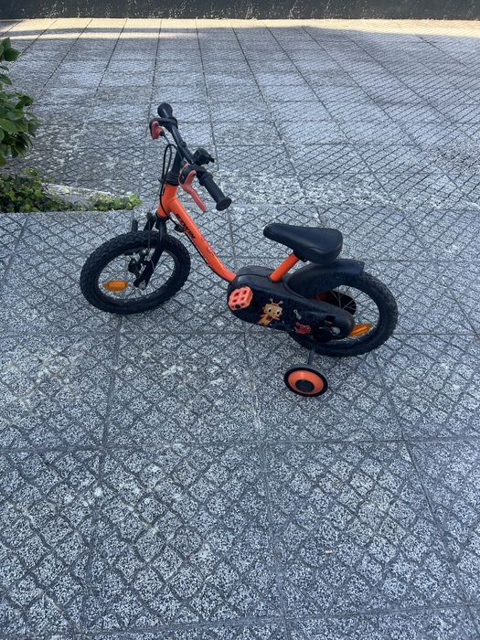 Bocicleta crianca decathlon roda 14 com rodinhas laterais