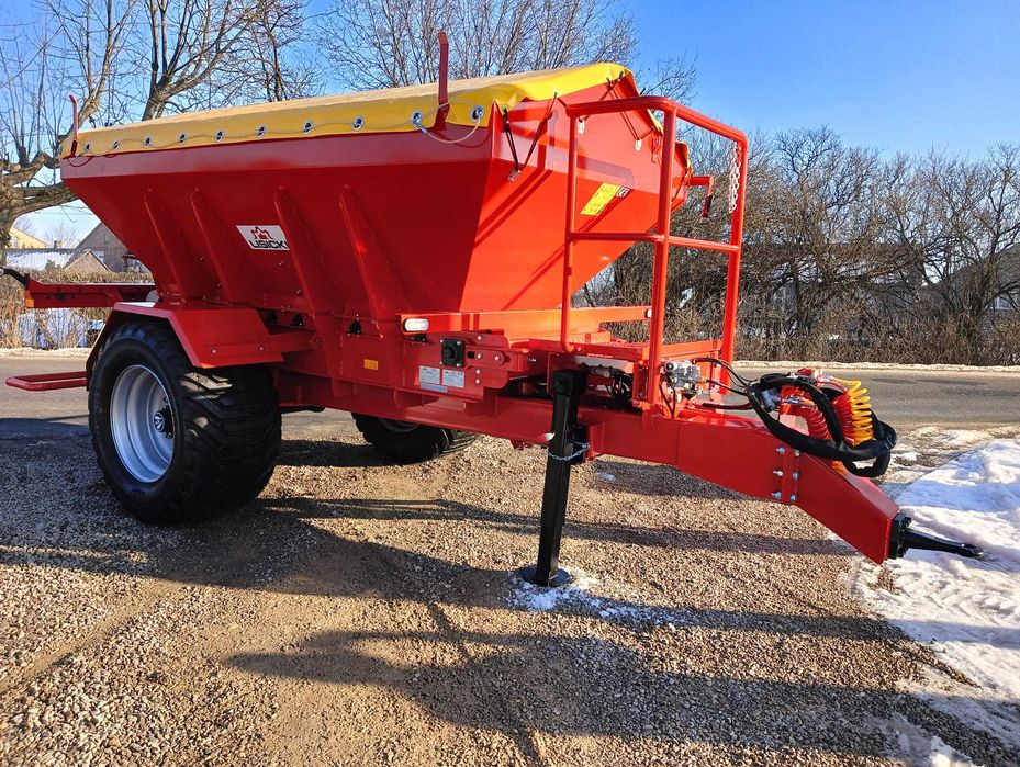 ROZSIEWACZ WAPNA/5000kg nawozów mineralnych i piasku z solą TYP:PLJ05