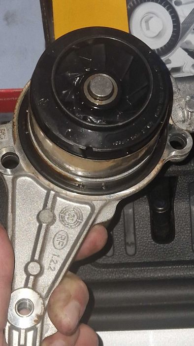 010220802RT VAG Водяной насос 2.0tdi  -1 4 тис пробігу