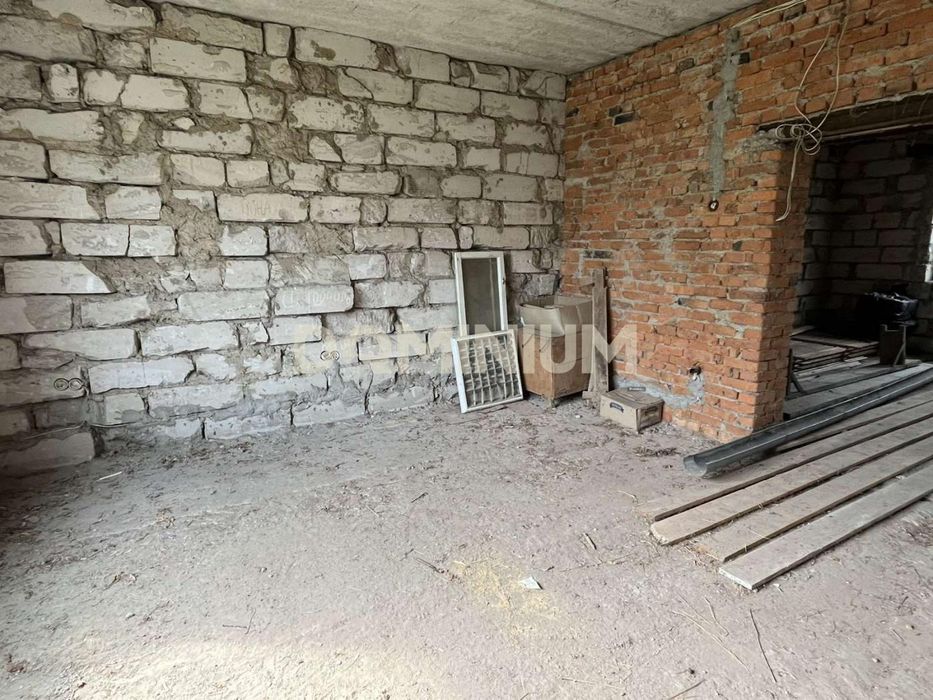 Продається будинок в м.Тячів
