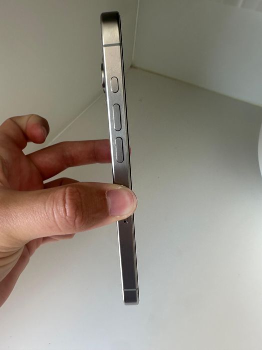 iPhone 15 Pro 128GB – Natural Titanium (comprado em 2024)