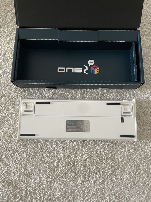 Teclado Ducky One 2 mini - Blue Switches