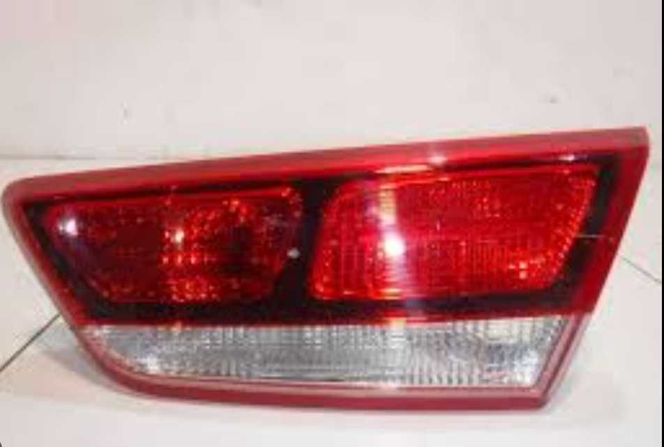 92404-D4000, 92403-D4000 стопы задние KIA К5 в крышке багажника