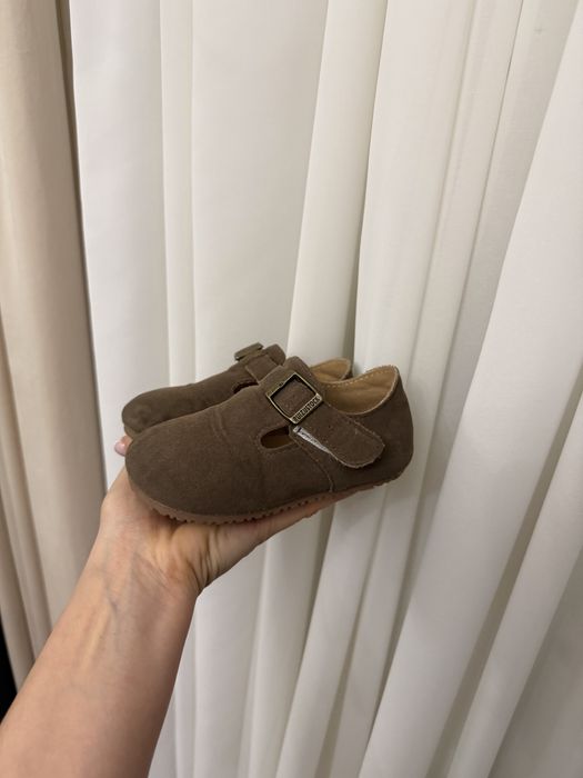 Дитяче взуття кеди кросівки туфлі сабо