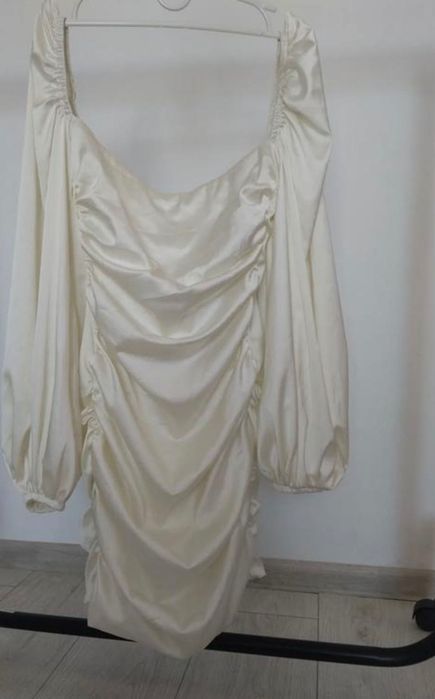 Підбори - ботильйони на шпильці та сукня