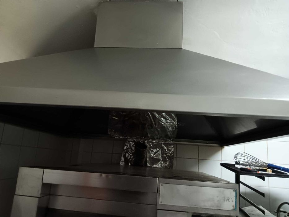 Hotte industrial para extração de fumos em bom estado