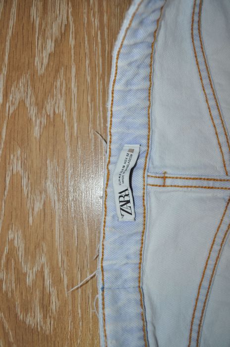 Джинсовые шорты с потертостями zara