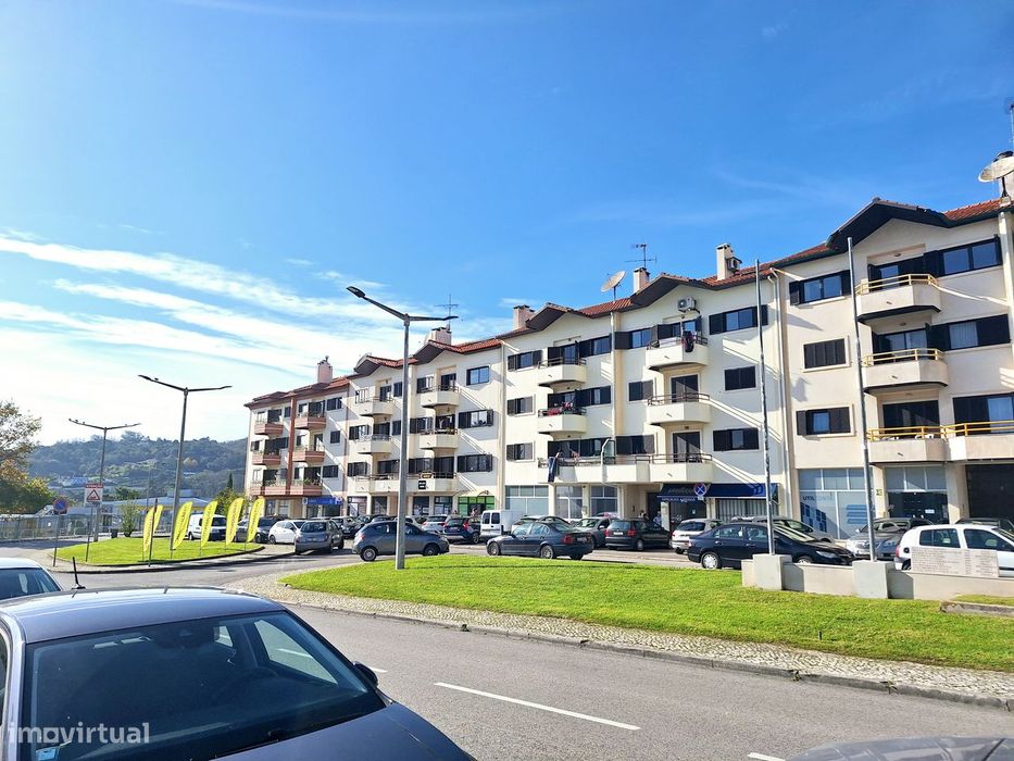 T4 com Estúdio em Bonito Prédio