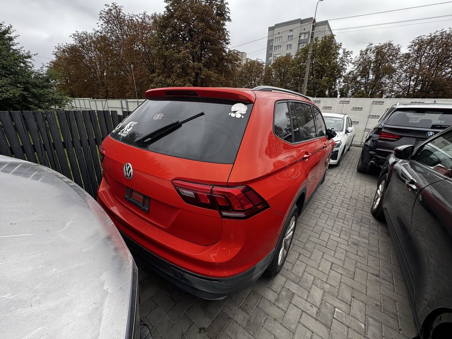 Volkswagen Tiguan S 2019