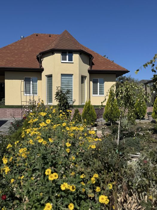 Продам чудовий будинок.