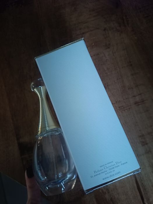 Flakon i kartonik po perfumie Dior Jadore