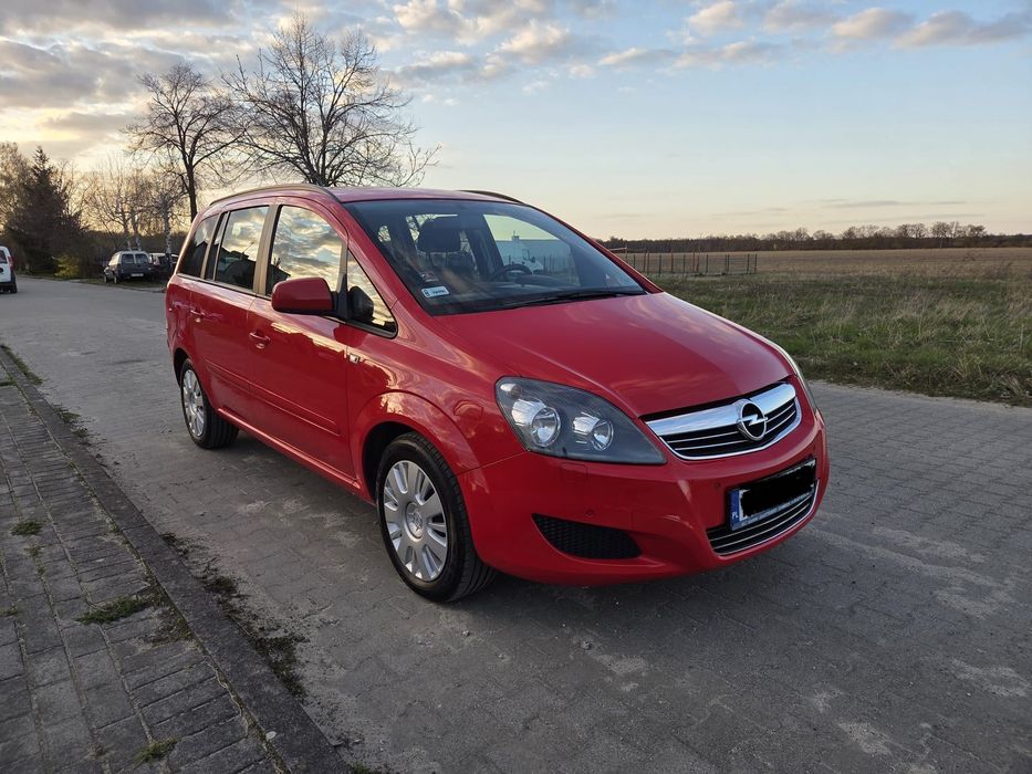 Samochód Opel Zafira