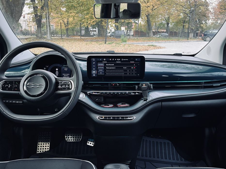 Новий Fiat 500e Abarth без пробігу
