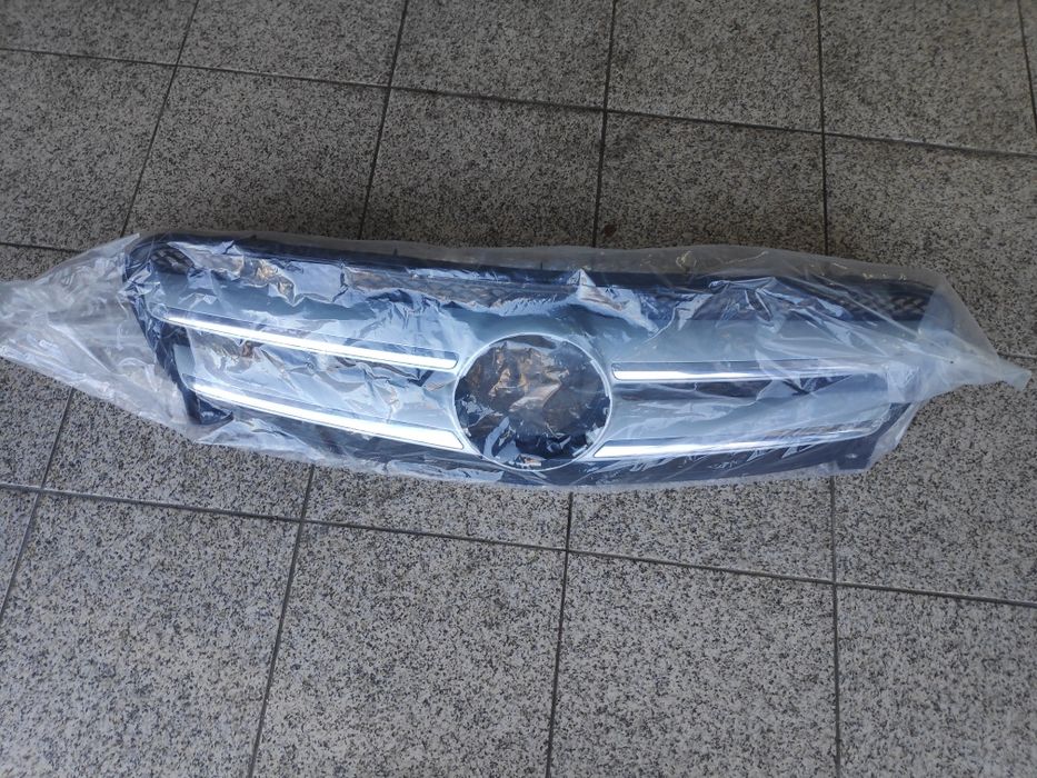 Grelha frontal Mercedes GLA