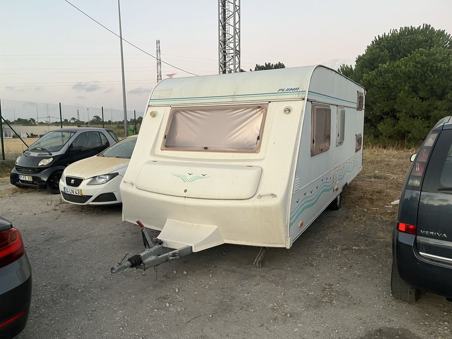 Caravana pluma 530