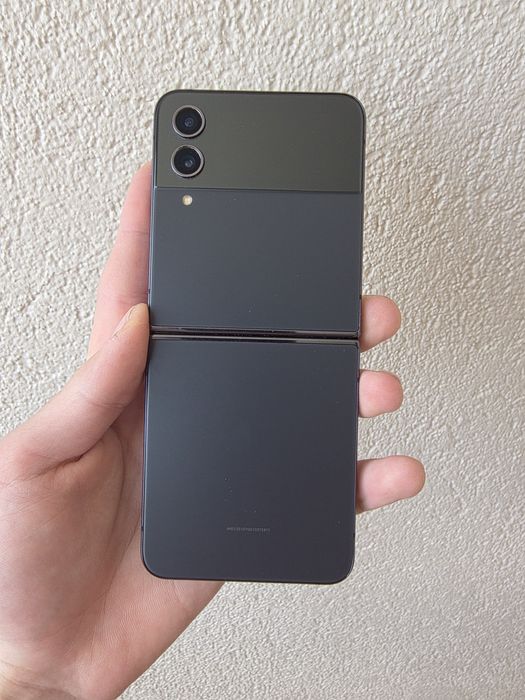 Samsung Galaxy flip 4 8/128