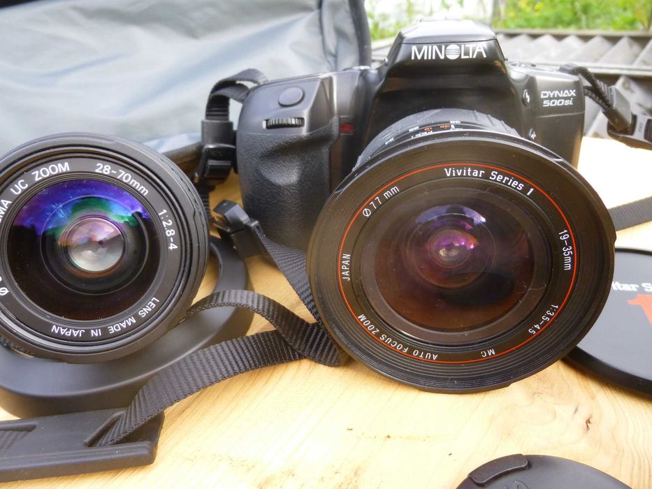 MINOLTA Dynax 500 Camera with Two Lenses and Flash64751898264066123