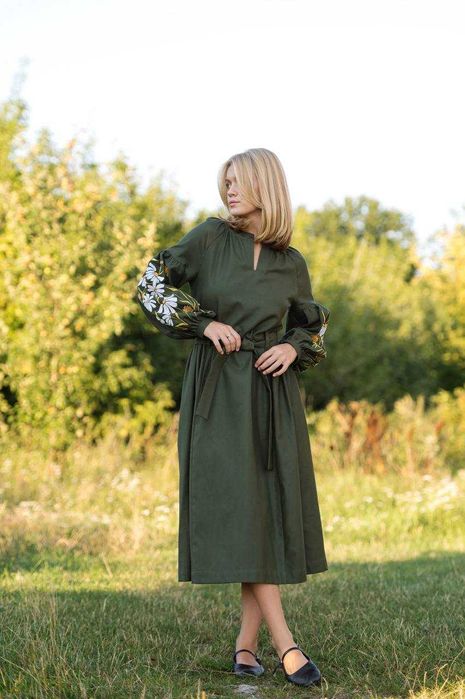 Вишита сукня вишиванка, хакі з ромашками, L