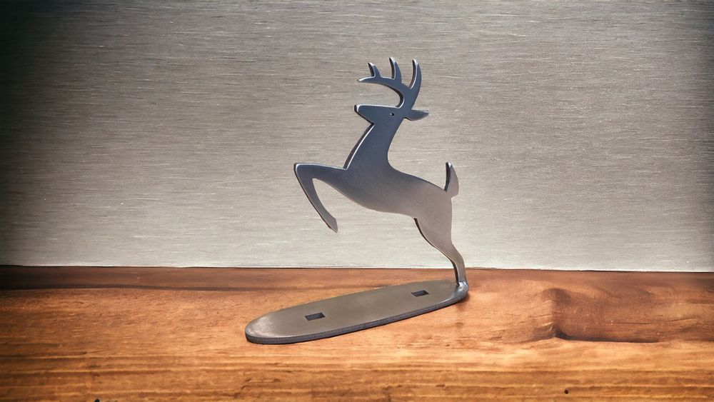 Jelonek na maskę 17cm John Deere emblemat logo znaczek celownik JD