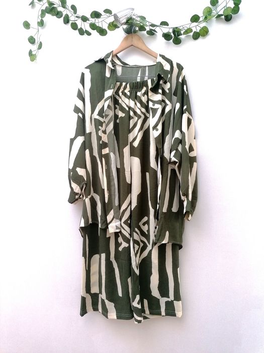 Conjunto Caqui e Creme: Camisa + Calça