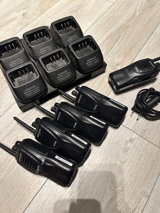 Zestaw radiotelefonów Kenwood + ładowarka na 6 sztuk