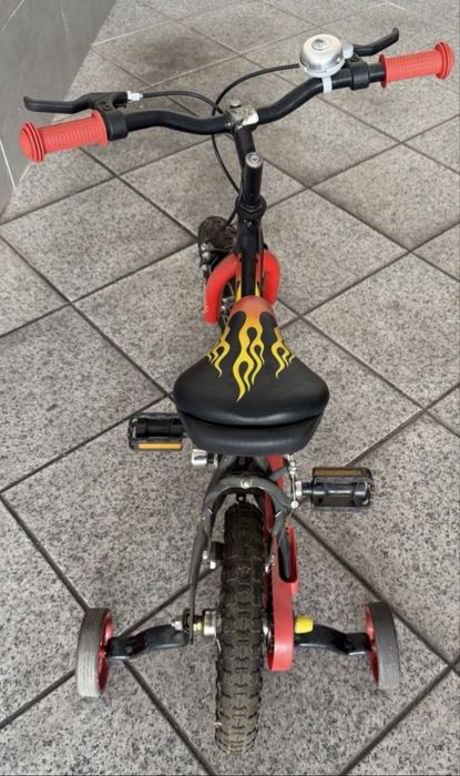 Bicicleta Infantil com Rodinhas + Capacete (Como Nova!)