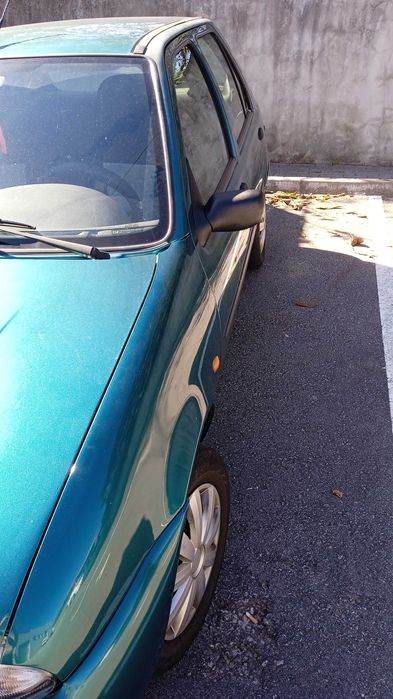 Vendo carro com problemas mecânicos.