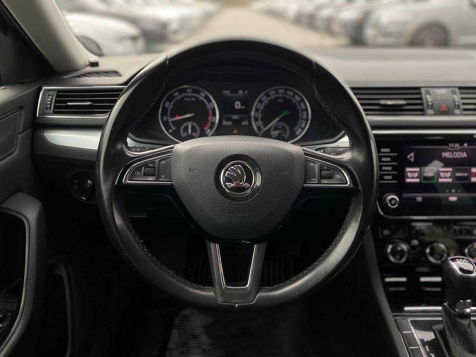 Skoda Superb 2019 Official