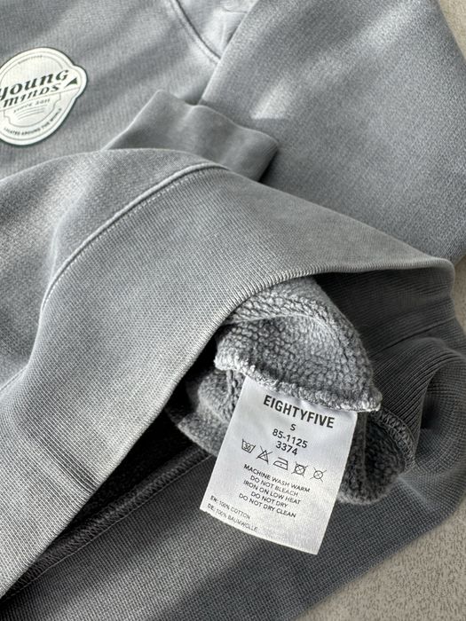 Неймовірно стильний графітовий/сірий світшот