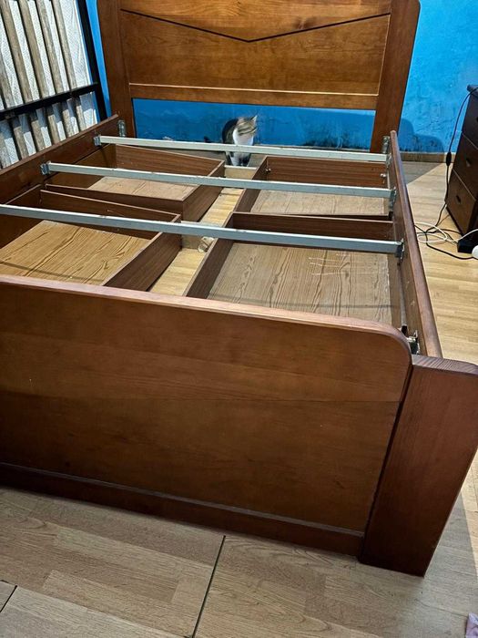 Cama madeira maciça e estrado