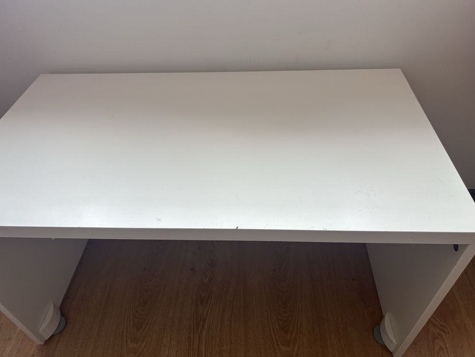 Secretaria de criança branca