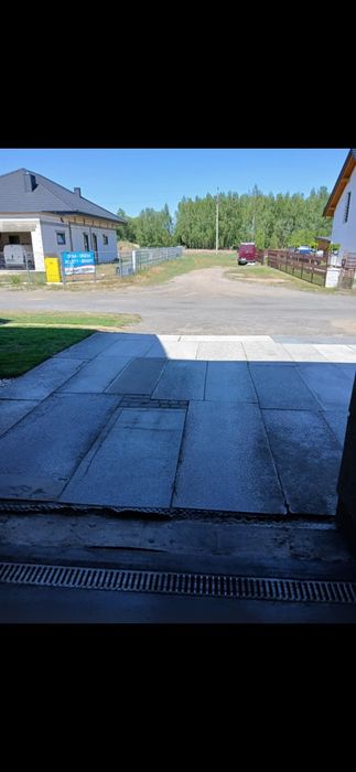 Odpady kamienne  na ścieżkę