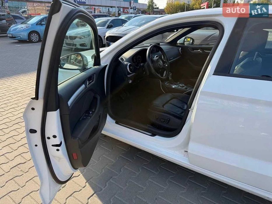 Audi A3 2018 8V (FL) 2.0 TFSI MT