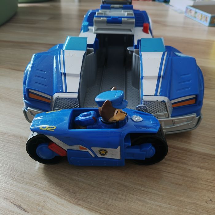 Duży radiowóz Chase'a psi patrol